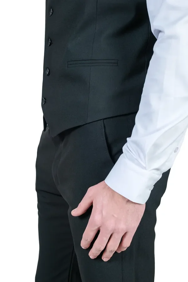 Muski crni prsluk detalj materijala