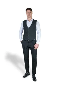 Muski crni prsluk portret modela