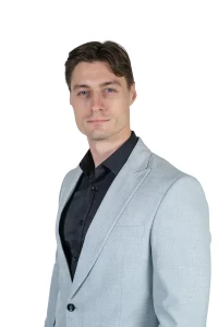 Svetlosivo muško slim fit dvodelno odelo sport fit gornji deo prednji prikaz