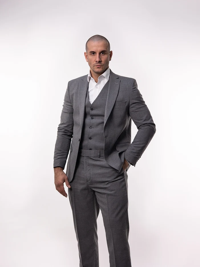 Tamnosivo slim fit muško trodelno odelo &ndash; Lugo fit