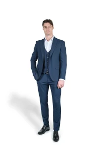 Teget trodelno odelo full body prikaz
