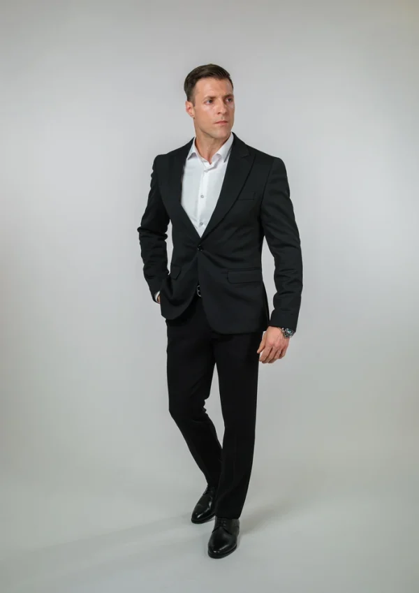 Crno odelo Fit full body prikaz