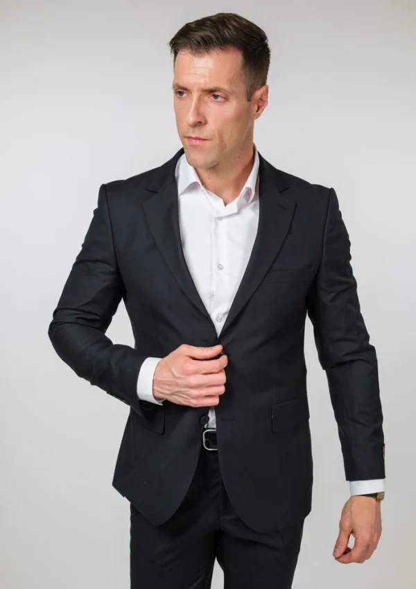 Crno vuneno muško dvodelno odelo elegantan prednji prikaz