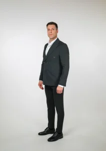 Tamnosivo muško odelo sa dvorednim kopčanjem Sport Fit full body prikaz