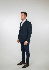 Teget mu&scaron;ko odelo sa dvorednim kopčanjem Sport Fit bočni full body prikaz