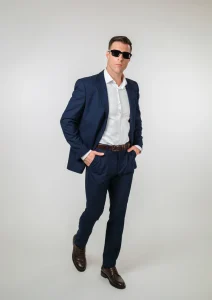 Teget vuneno mu&scaron;ko dvodelno odelo elegantan full body prikaz